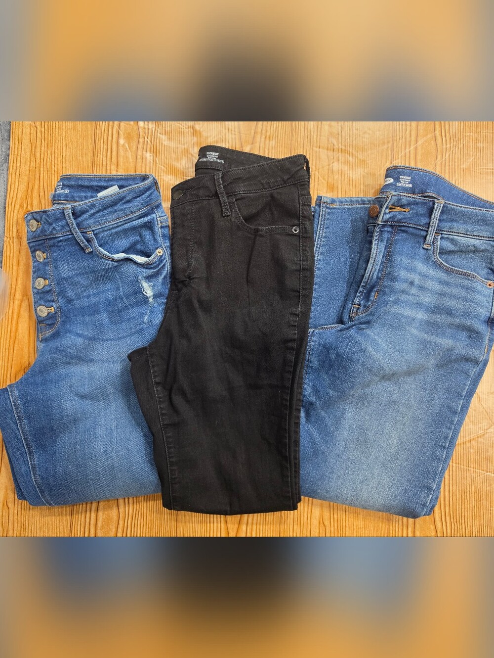 Old Navy Jeans Womens Size 8 - 3 Pairs